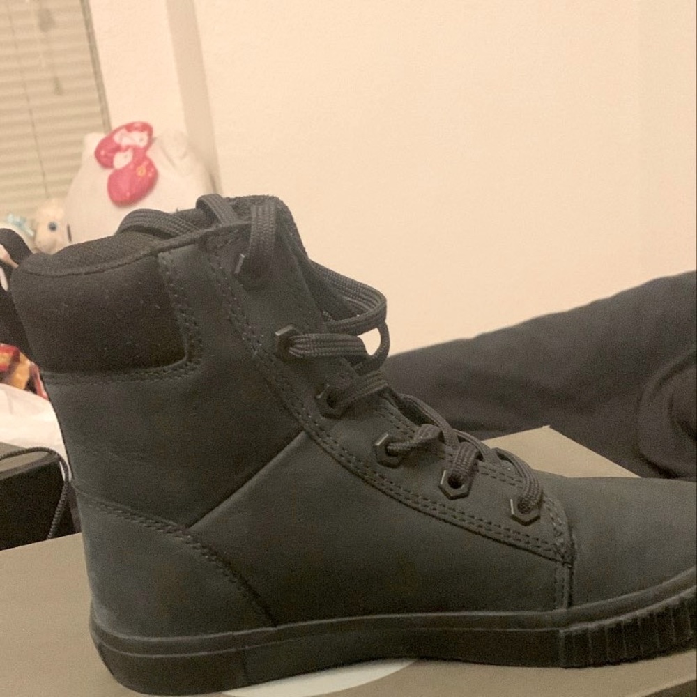 Timberland skyla bay bootie, leather very comfortable size 6 good condition